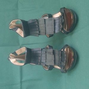 BCBG Max Azria high heels size 6.5